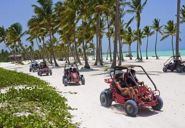 Tour Buggies Punta Cana: La aventura de barro, adrenalina y cenotes que tienes que vivir